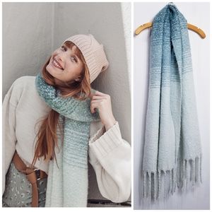 Mer Sea & Co. Blue Ombre Fringe Scarf Womens Size L Winter Plush Wrap Shawl